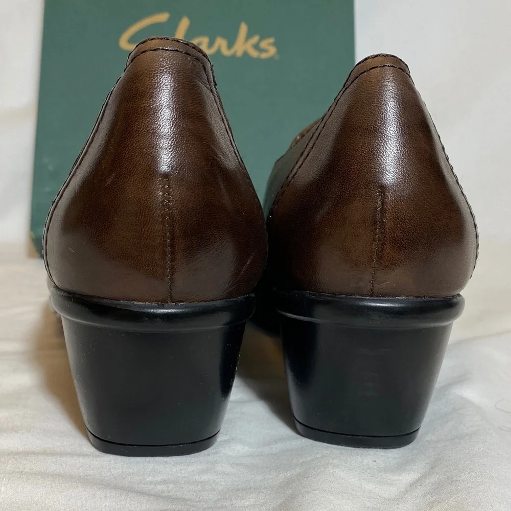 Clark’s Partridge Brown Leather heeled slip-on shoes - Women-7.5M NWT - Picture 2 of 12